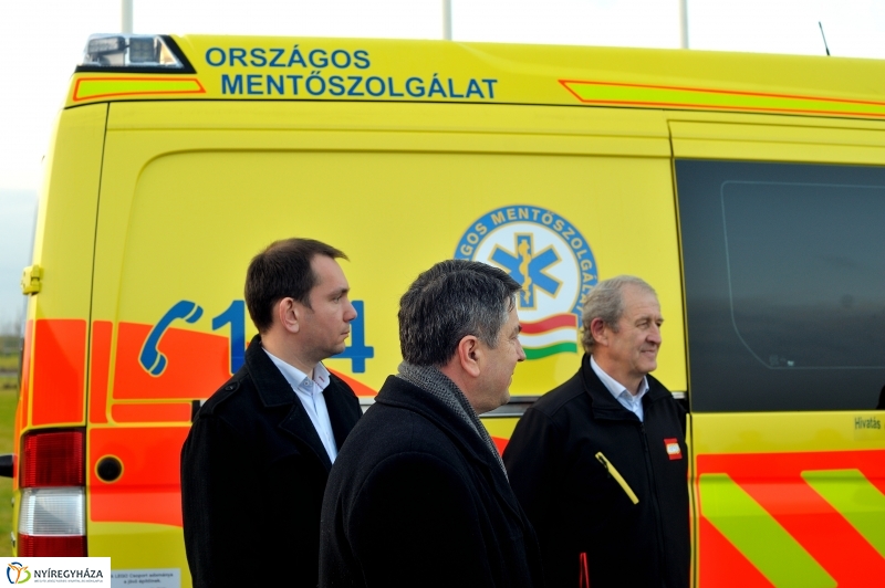 Mentőautó adomány a LEGO-tól