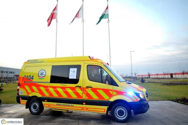 Mentőautó adomány a LEGO-tól