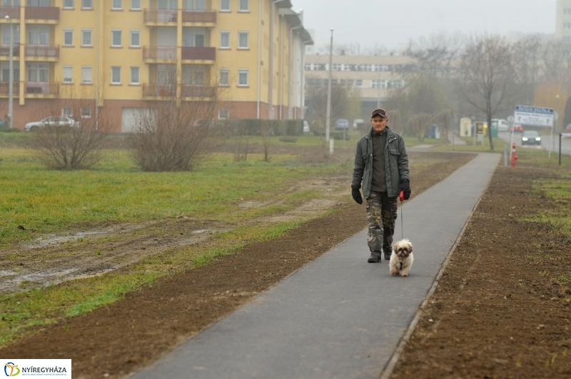 Járdaátadás a 4-es Huszárok útján
