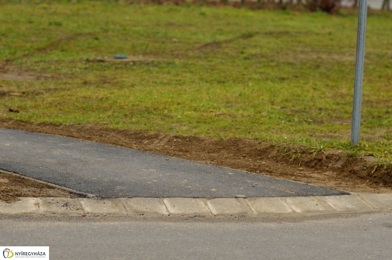 Járdaátadás a 4-es Huszárok útján