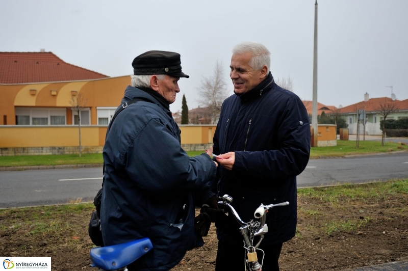 Járdaátadás a 4-es Huszárok útján