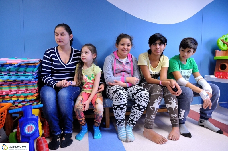 Adomány a kórháznak a Bem iskolától