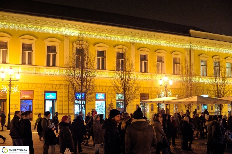 Adventi műsor a Vikár iskola előadásában