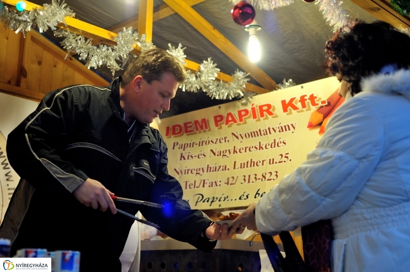 Frissen sült lapcsánka a Karácsonyi Forgatagban