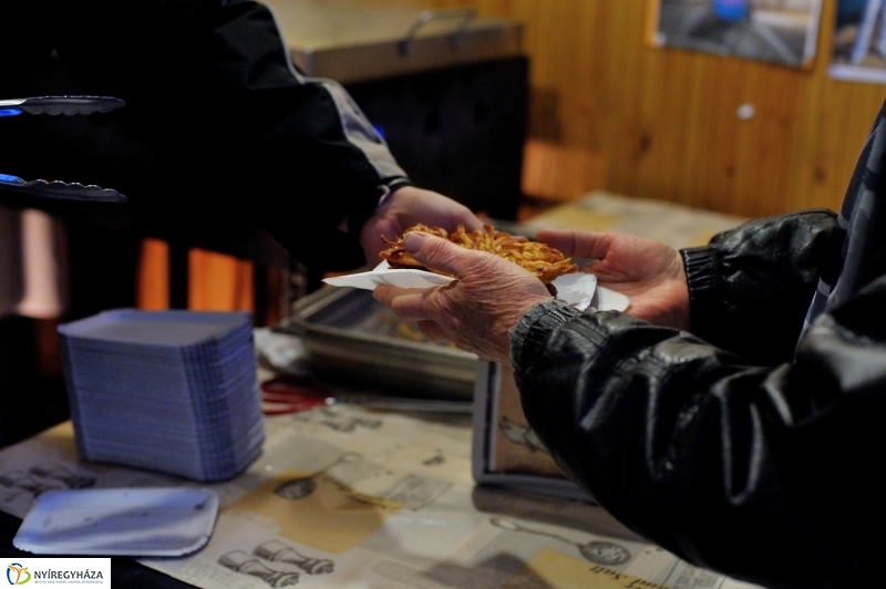 Frissen sült lapcsánka a Karácsonyi Forgatagban