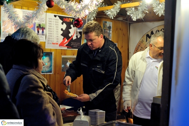 Frissen sült lapcsánka a Karácsonyi Forgatagban