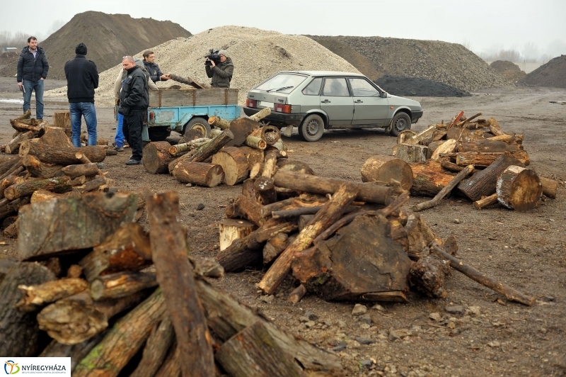 Tűzifa a rászorulóknak
