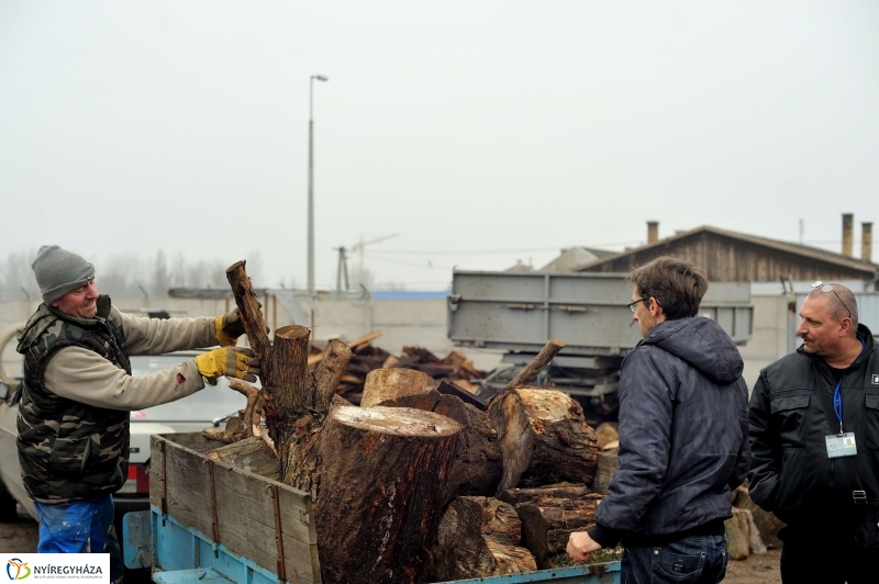 Tűzifa a rászorulóknak