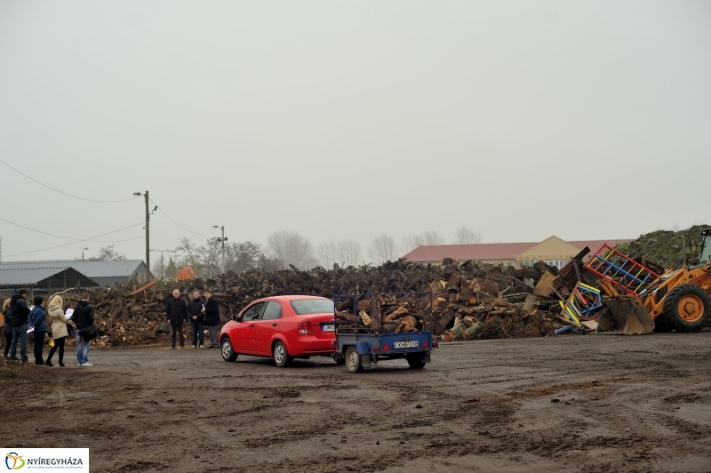 Tűzifa a rászorulóknak