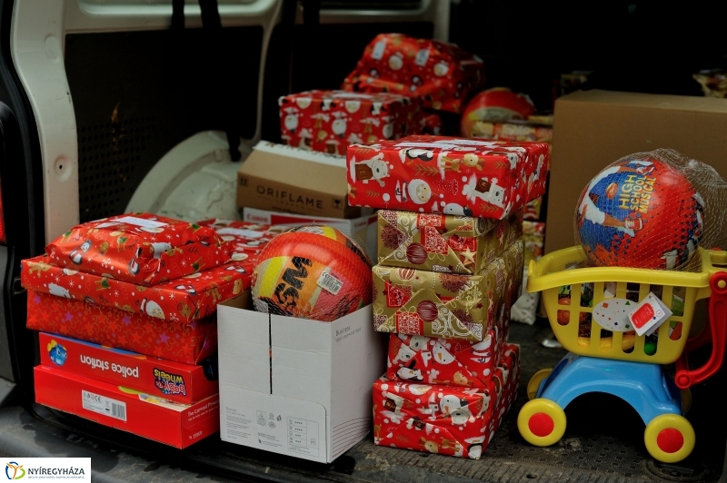 Vám- és Pénzügyőrség adományátadása a kórházban