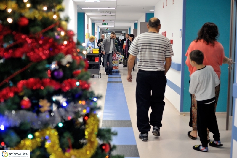 Vám- és Pénzügyőrség adományátadása a kórházban