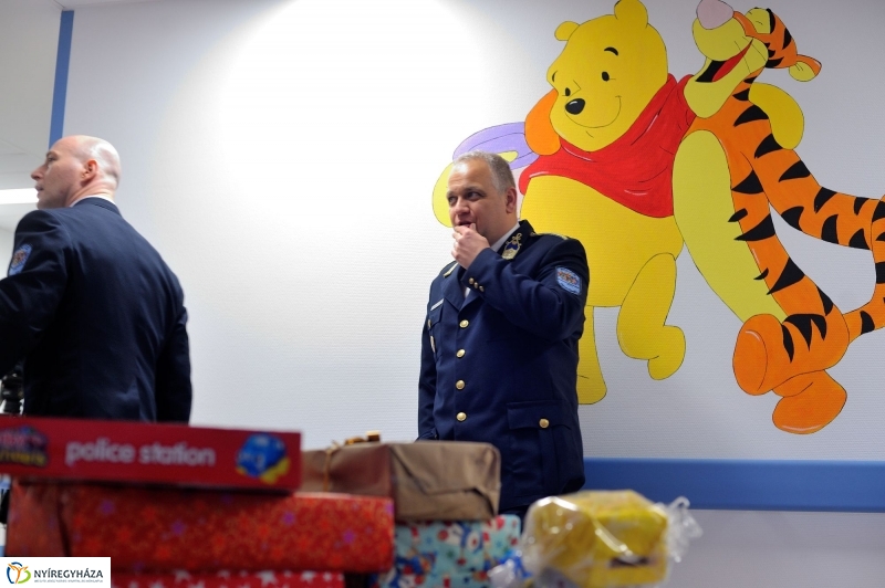 Vám- és Pénzügyőrség adományátadása a kórházban