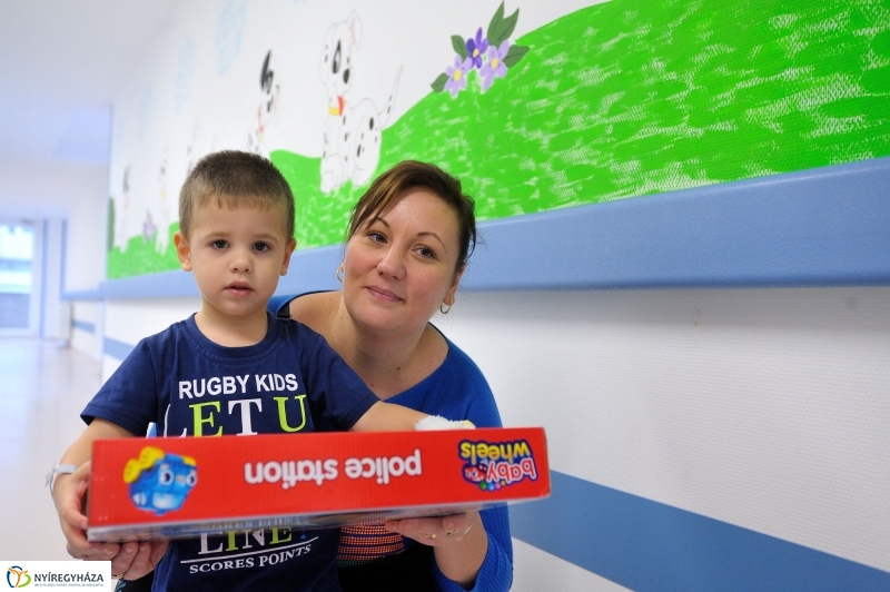 Vám- és Pénzügyőrség adományátadása a kórházban