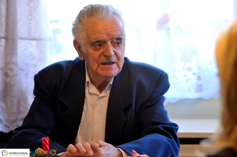 Szépkorú köszöntése - Szikszay József