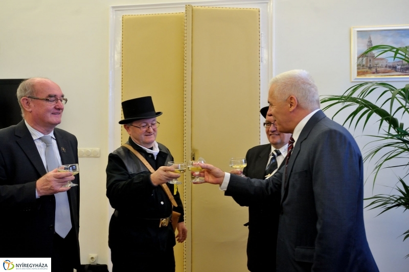 Újévi jókívánság a Városházán