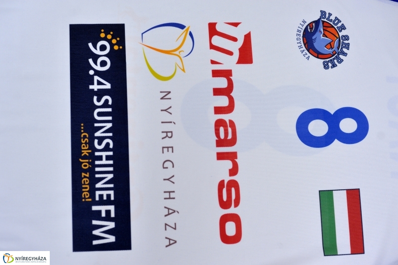 Bemutatták a Nyíregyháza Blue Sharks mezét