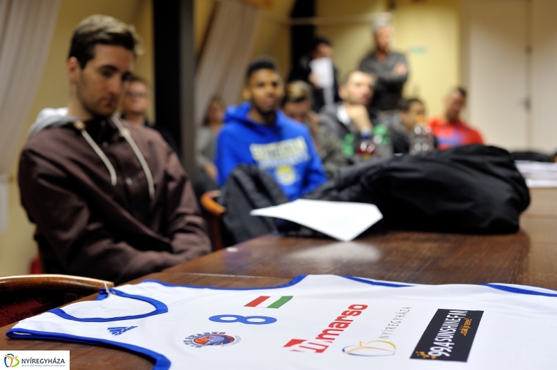 Bemutatták a Nyíregyháza Blue Sharks mezét