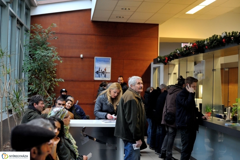 Ügyintézés az okmányirodában