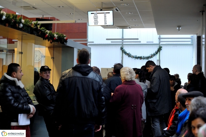 Ügyintézés az okmányirodában