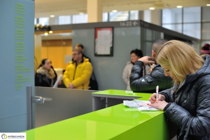 Ügyintézés az okmányirodában