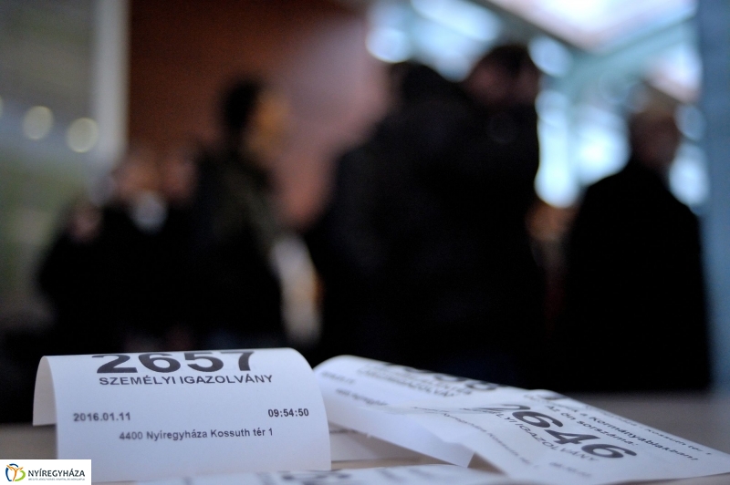 Ügyintézés az okmányirodában