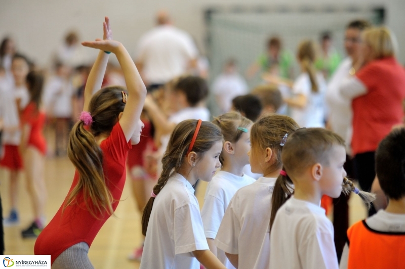 Újévköszöntő sorverseny a Bem iskolában