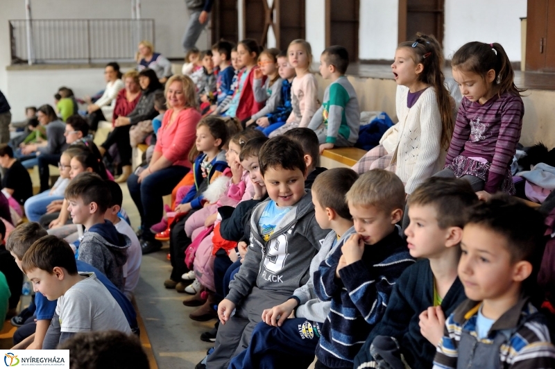 Újévköszöntő sorverseny a Bem iskolában