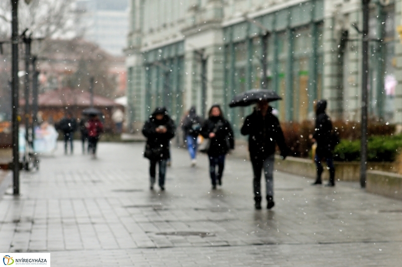 A második hó kezdete