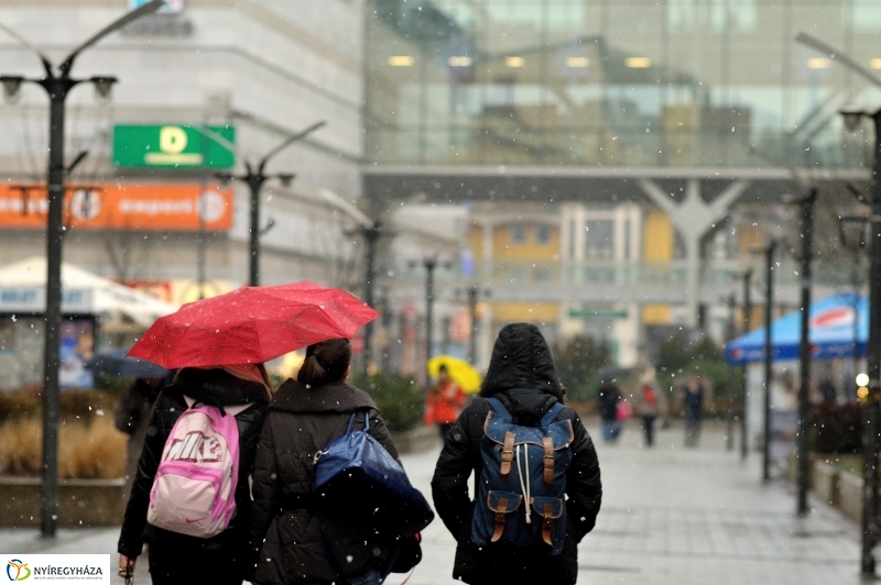 A második hó kezdete