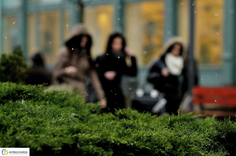 A második hó kezdete