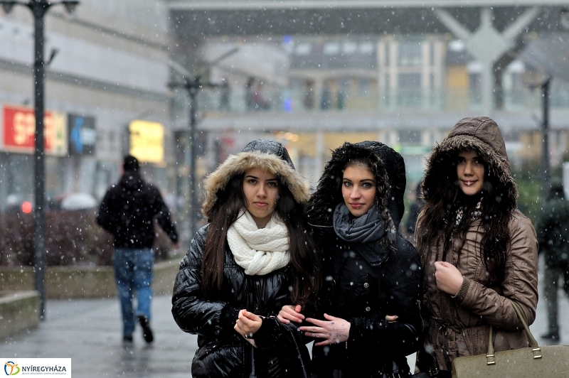 A második hó kezdete