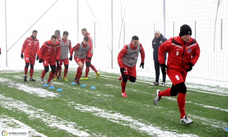 Edzőmérkőzés a Szparinál