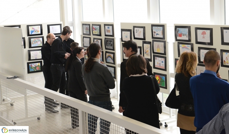 ZOOM kiállításmegnyitó