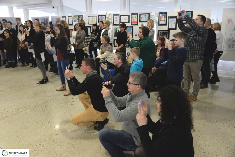 ZOOM kiállításmegnyitó