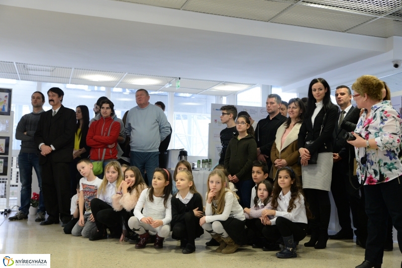 ZOOM kiállításmegnyitó