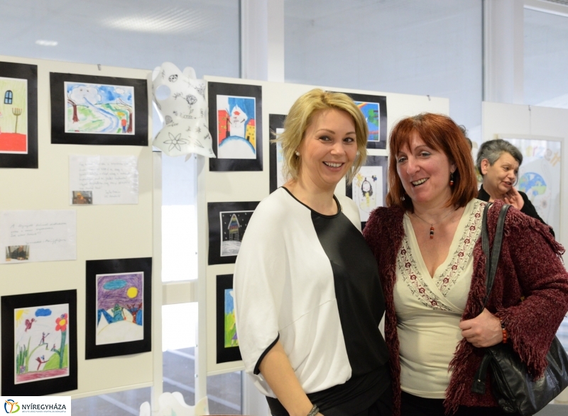 ZOOM kiállításmegnyitó