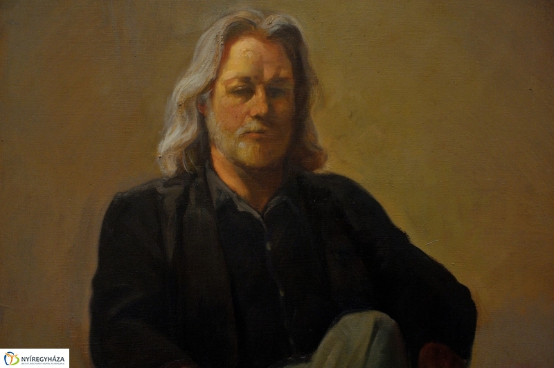 Jelen-levők című tárlat berendezése