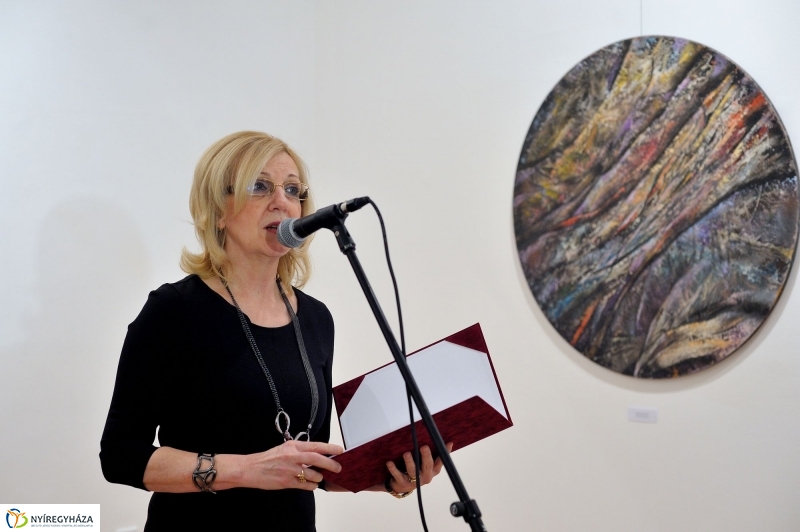 Jelen-levők kiállítás megnyitó