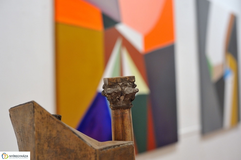 Jelen-levők kiállítás megnyitó