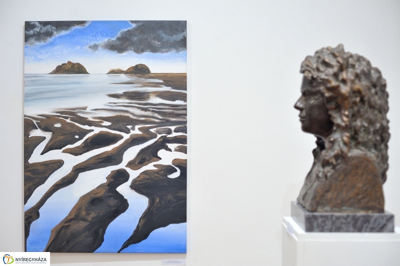 Jelen-levők kiállítás megnyitó