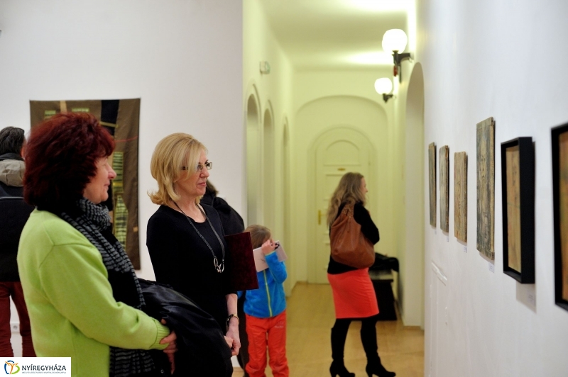 Jelen-levők kiállítás megnyitó