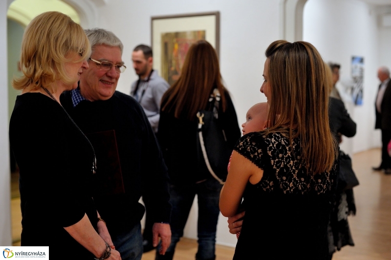 Jelen-levők kiállítás megnyitó