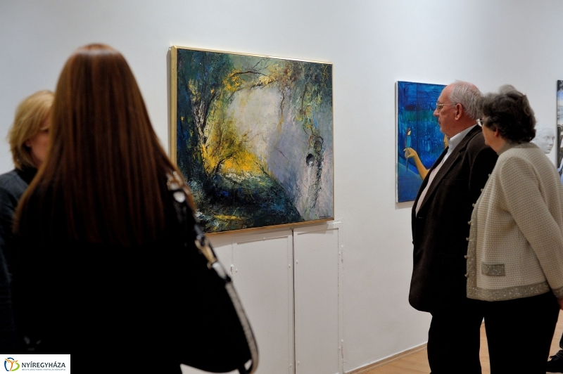 Jelen-levők kiállítás megnyitó