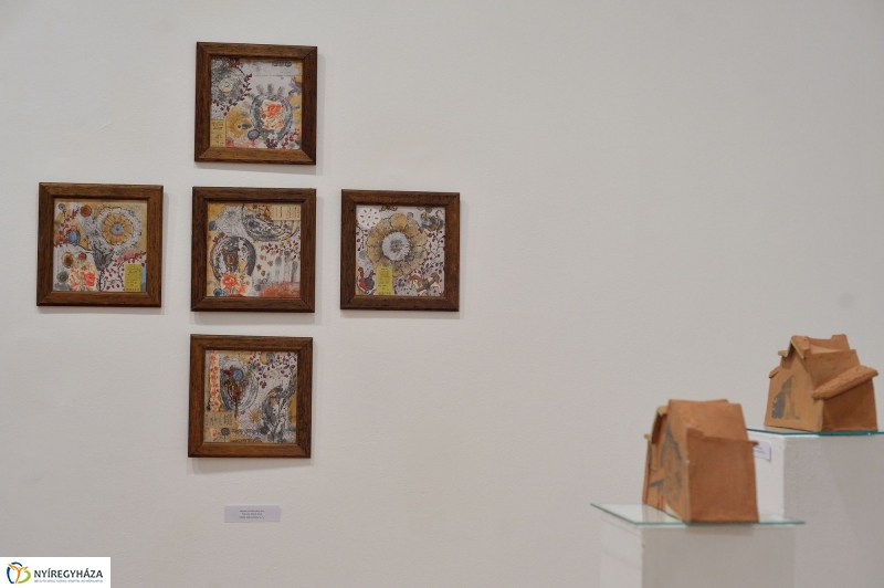 Jelen-levők kiállítás megnyitó