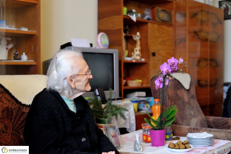 Szépkorú köszöntése - Megyeri Istvánné