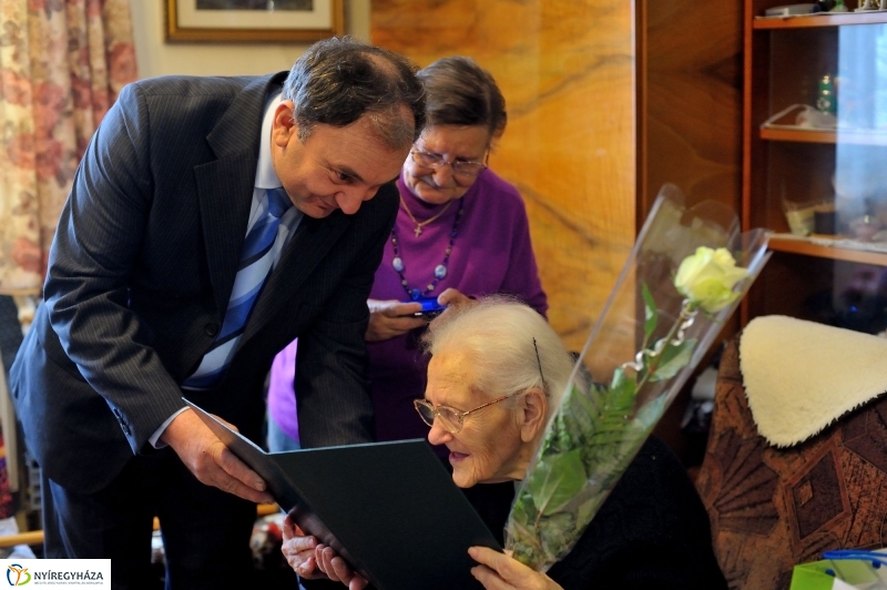 Szépkorú köszöntése - Megyeri Istvánné