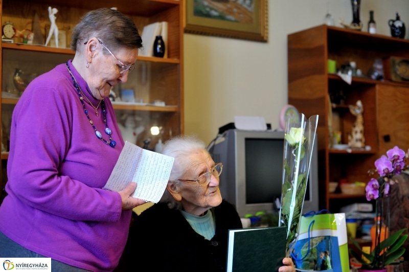 Szépkorú köszöntése - Megyeri Istvánné