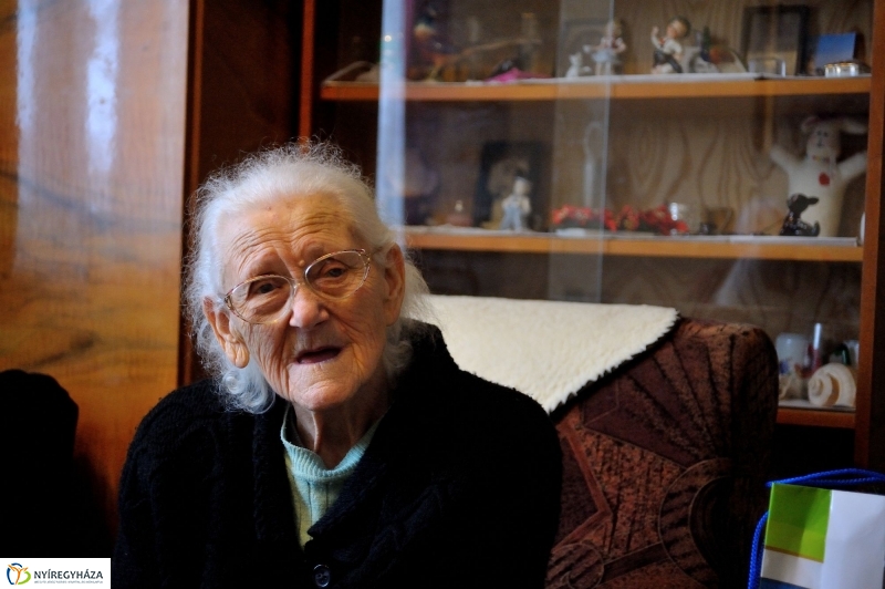 Szépkorú köszöntése - Megyeri Istvánné