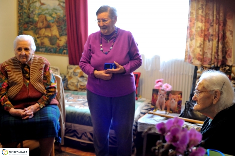 Szépkorú köszöntése - Megyeri Istvánné