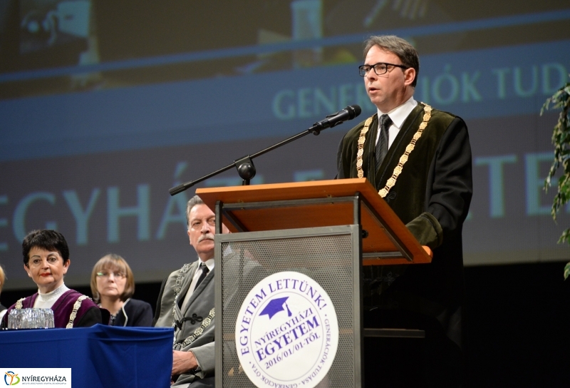 Oklevélátadó ünnepség a Nyíregyházi Egyetemen